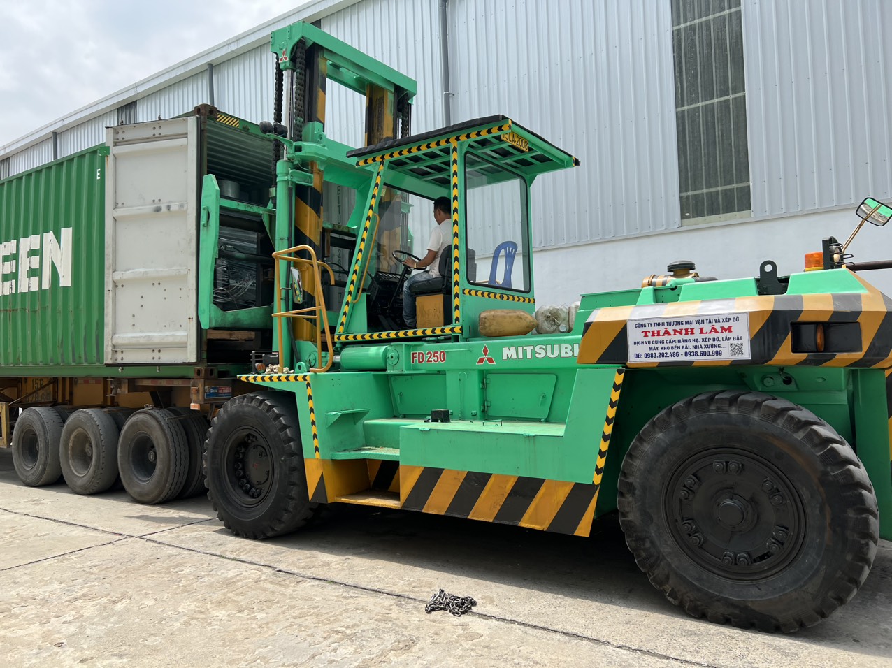Cho thuê xe Nâng rút máy tại Dương Kinh Hải Phòng
