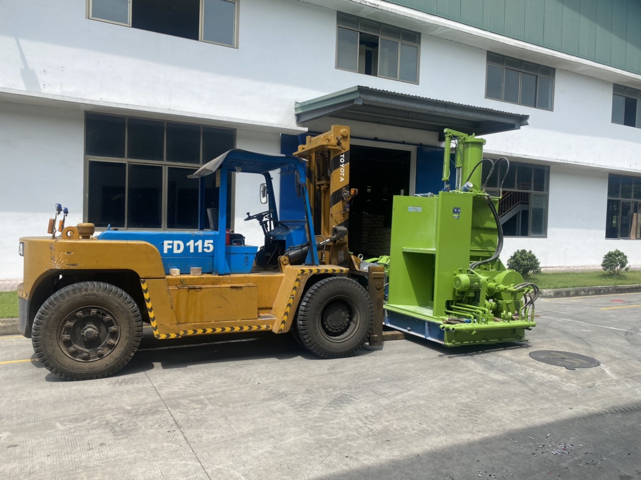 Thuê xe nâng chuyên dụng Hải Phòng giá rẻ