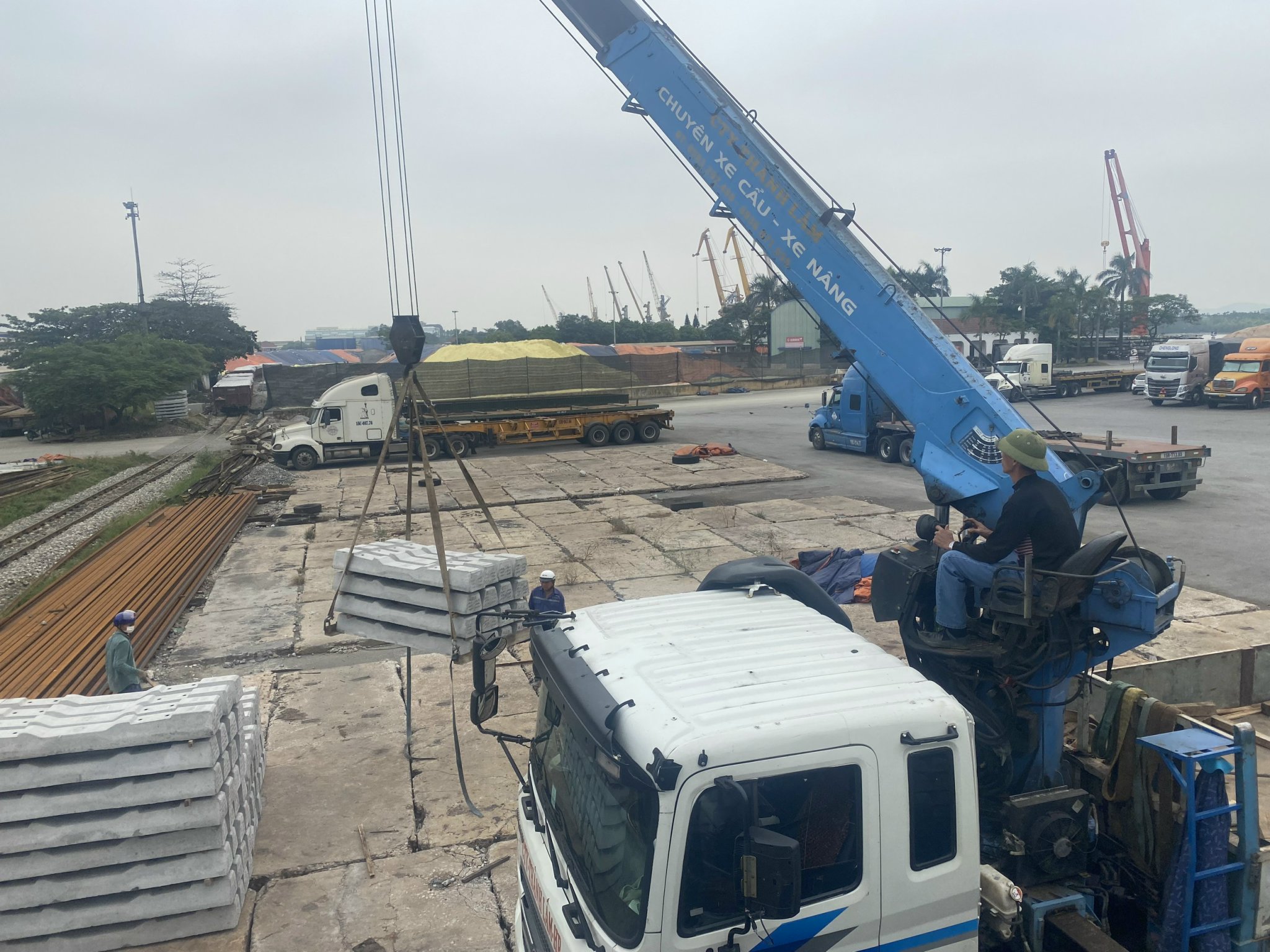 Thuê xe cẩu tại Lê Đại Hành Hải Phòng