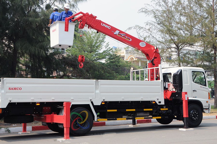 Thuê xe cẩu tại Trần Hưng Đạo Hải Phòng